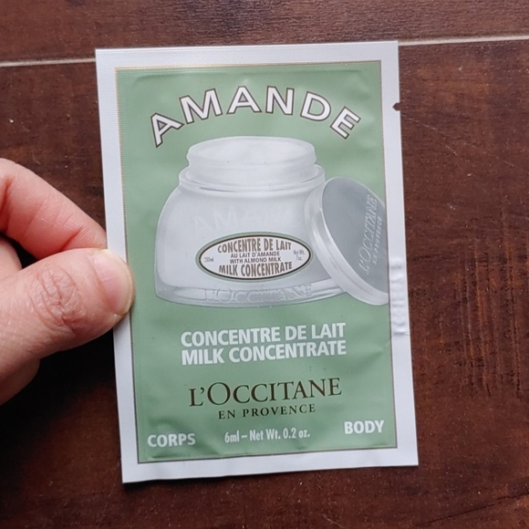 Free L'Occitane Moisturizer Sample With Purchase - Picture 2 of 4